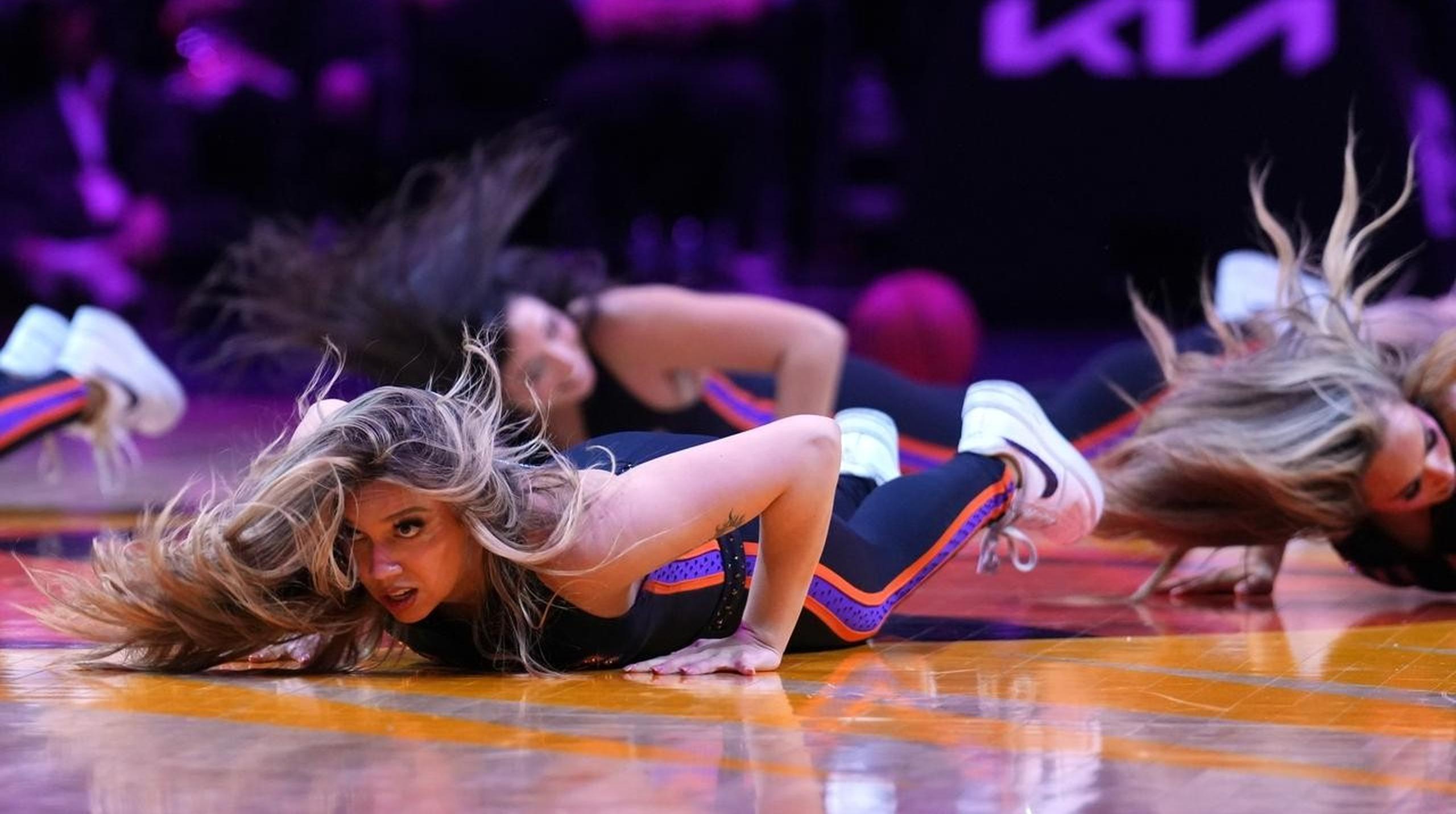 杜兰特遭遇十持续失利,西班牙队教练压力巨大!比赛高潮迭起的简单介绍 杜兰特遭遇十持续失利,西班牙队教练压力巨大!比赛高潮迭起的简单介绍