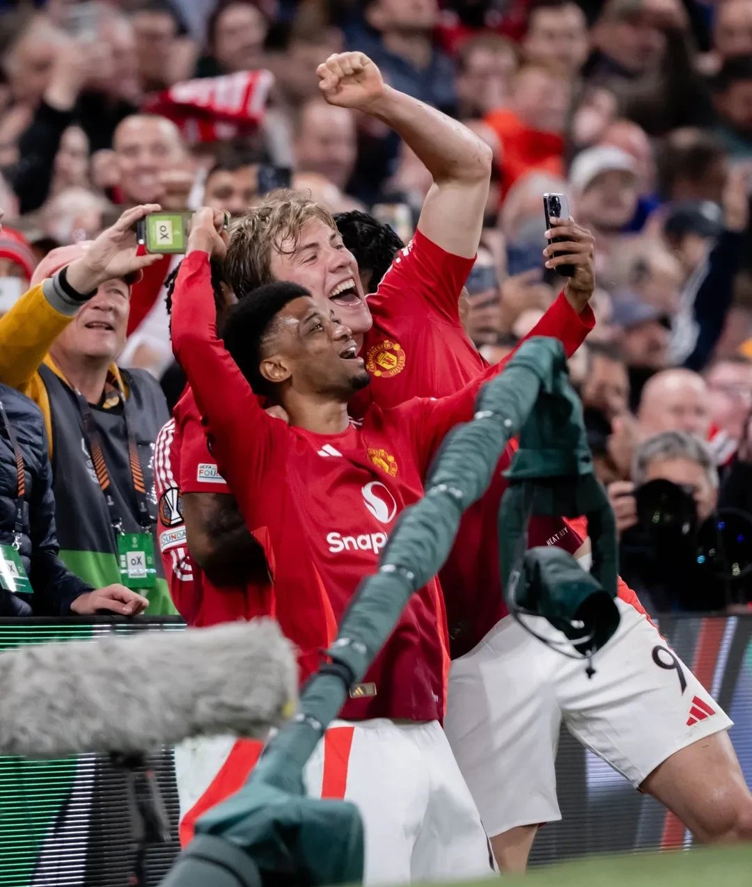  曼联迎欧超杯关键赛，窗口期队长鼓劲，媒体盛赞，资深球员宣示担当