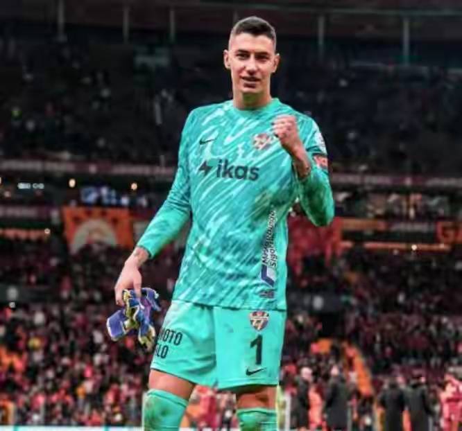 赛地聚焦：全明星赛转会期热度飙升，巴黎圣日耳曼调整名单，更衣室稳定，轮换策略成焦点的简单介绍